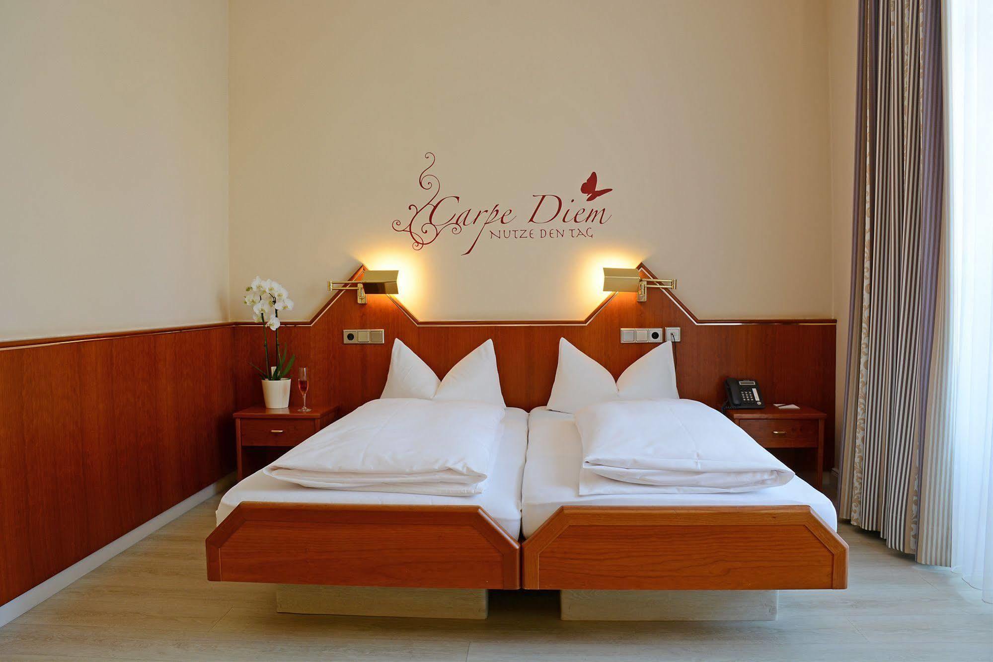 Hotel garni Kaiserstuhl Ihringen Bagian luar foto